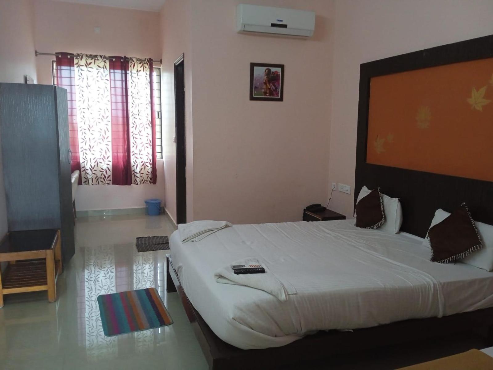 Grand Jp Inn Near 2 Km From Gundlupet Bus Stand Екстер'єр фото