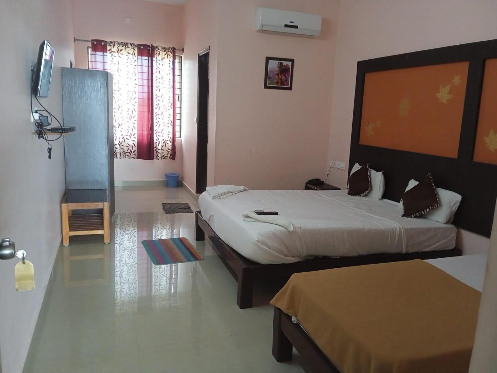 Grand Jp Inn Near 2 Km From Gundlupet Bus Stand Екстер'єр фото