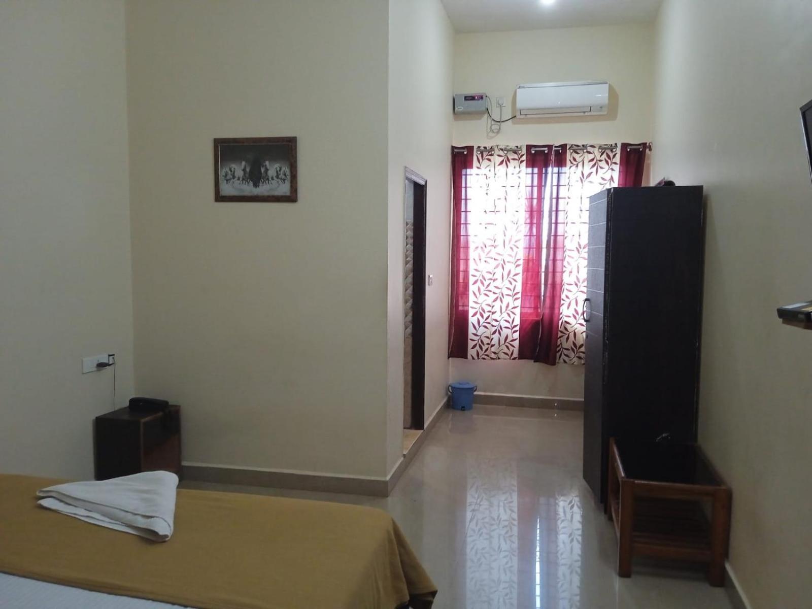 Grand Jp Inn Near 2 Km From Gundlupet Bus Stand Екстер'єр фото